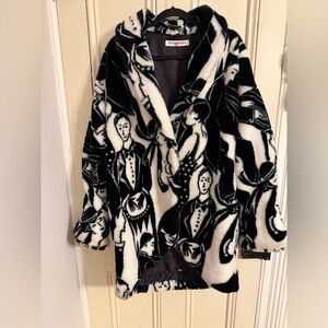 Vintage Rare Donnybrook Black and White Art Deco Waiter Faces Coat